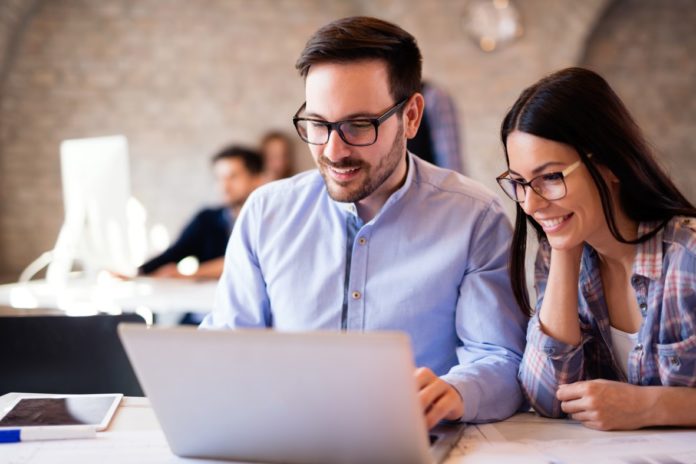 Das beinhaltet die Ausbildung zum/zur Kaufmann/-frau für IT-Systemmanagement